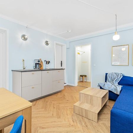 Downtown Baldursbra - Two Bedroom Apartment Reykjavík Buitenkant foto