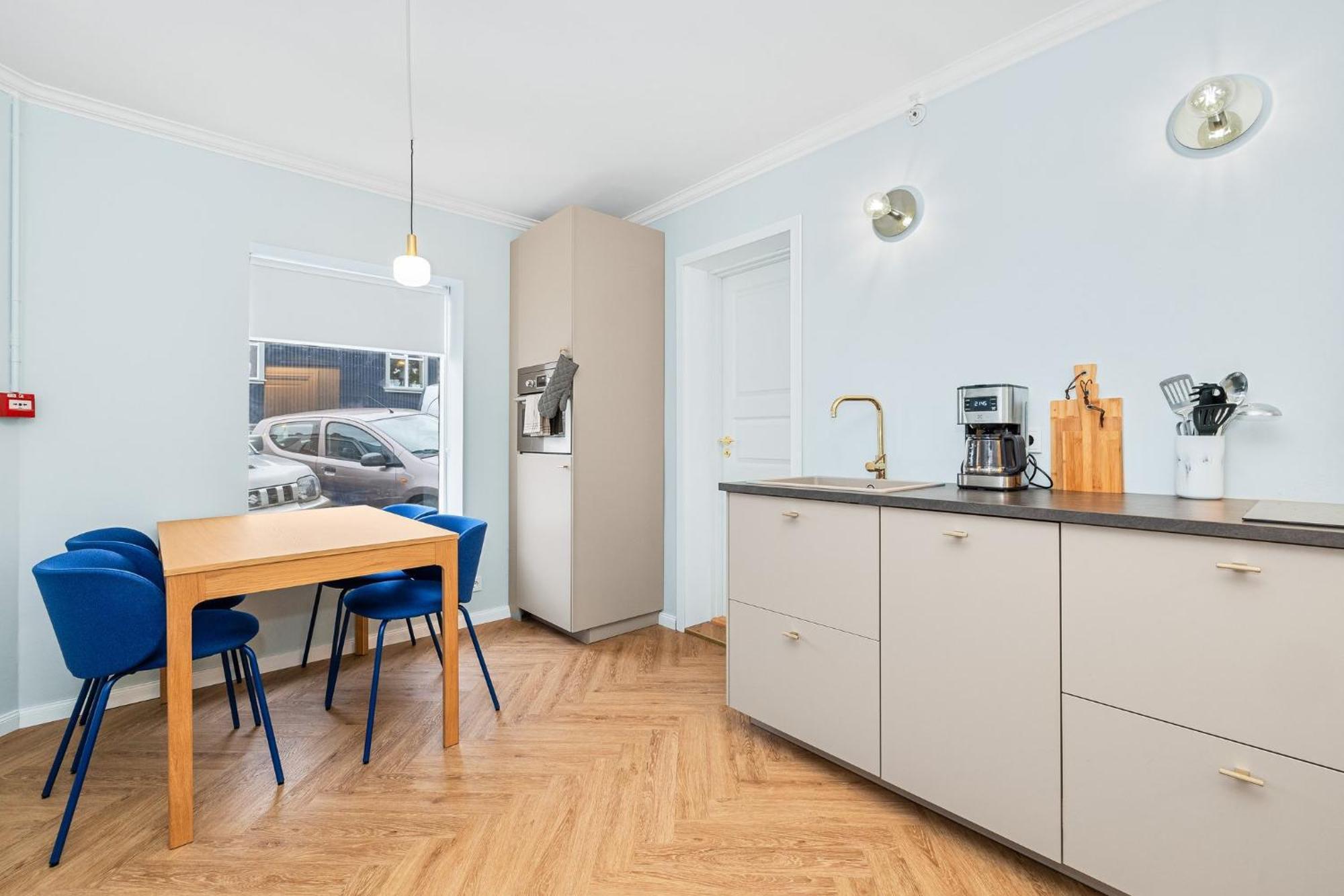 Downtown Baldursbra - Two Bedroom Apartment Reykjavík Buitenkant foto