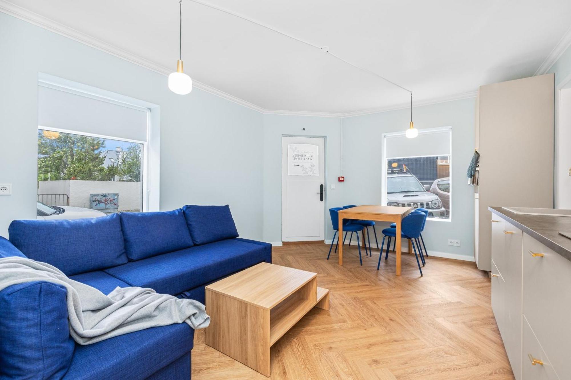 Downtown Baldursbra - Two Bedroom Apartment Reykjavík Buitenkant foto