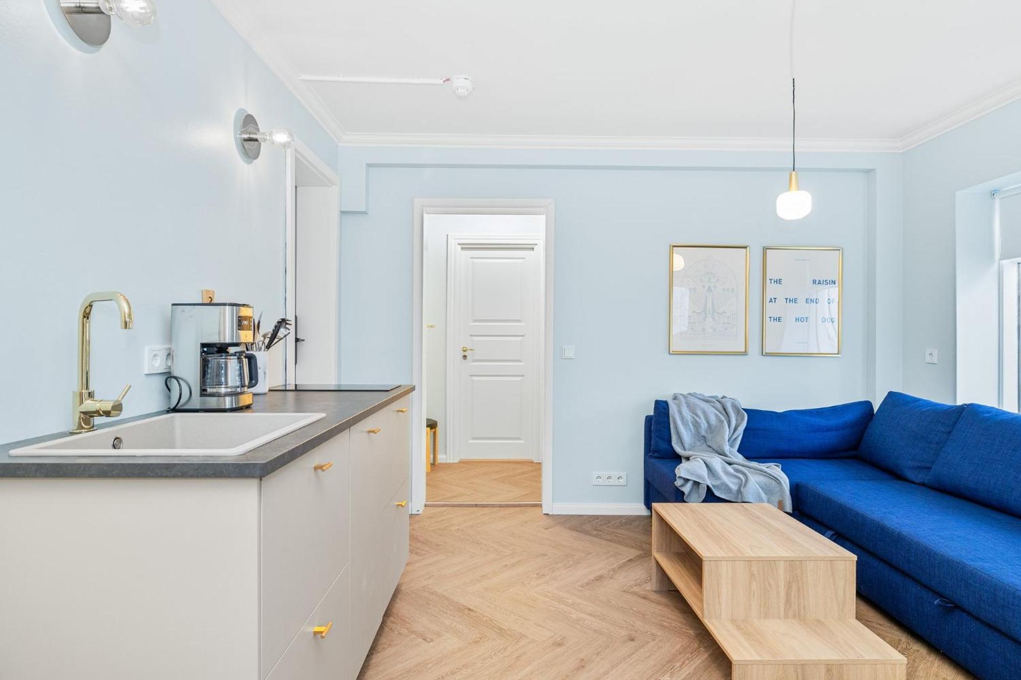 Downtown Baldursbra - Two Bedroom Apartment Reykjavík Buitenkant foto